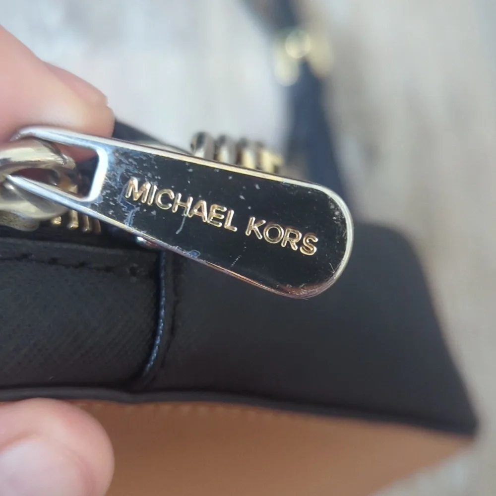 Michael kors crossbody - Picture 8 of 13